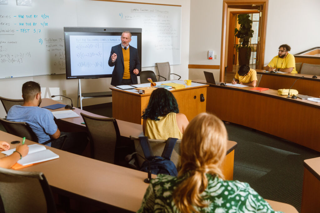 20210622-ZoomForward_Education-65